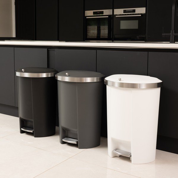 Sivý nášľapný plastový odpadkový kôš 50 l – Addis-image-3