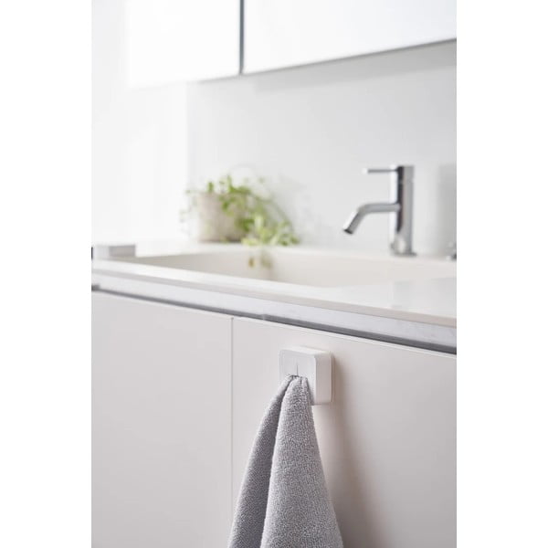 Biely samodržiaci plastový držiak na kuchynské utierky Film Hook – YAMAZAKI-image-2