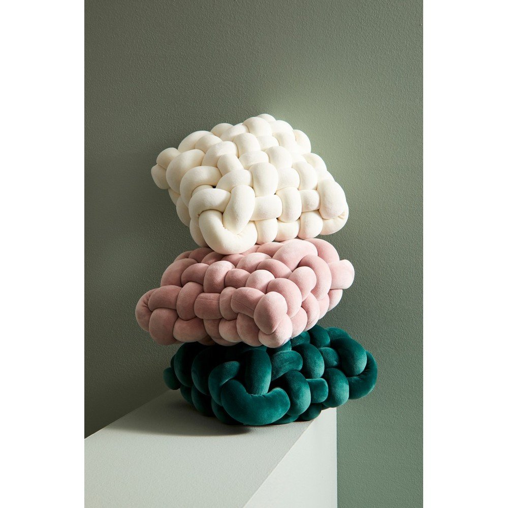 E-shop Zamatový dekoračný vankúš 30x30 cm Entwine – Yes Everyday