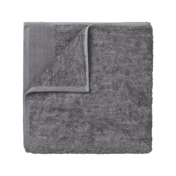 Tmavosivý bavlnený uterák Blomus, 100 x 50 cm