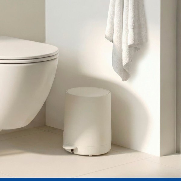 Krémovobiely pedálový plastový odpadkový kôš 5 l Fablo – Wenko-image-2
