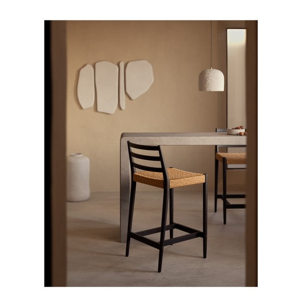 Čierna/v prírodnej farbe barová stolička z dubového dreva (výška sedadla 70 cm) Analy – Kave Home-image-1