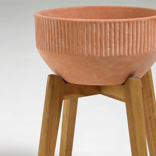 Terakotový kvetináč na drevenom stojane Kave Home Suba, výška 40 cm-image-1