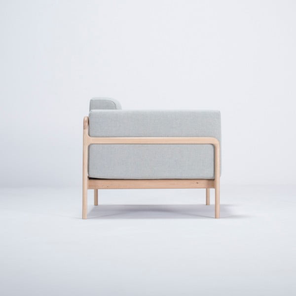 Kreslo s konštrukciou z dubového dreva s modrosivým textilným sedadlom Gazzda Fawn-image-3