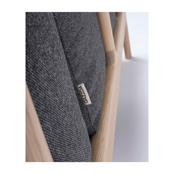 Kreslo s konštrukciou z dubového dreva s tmavosivým textilným sedadlom Gazzda Fawn-image-3