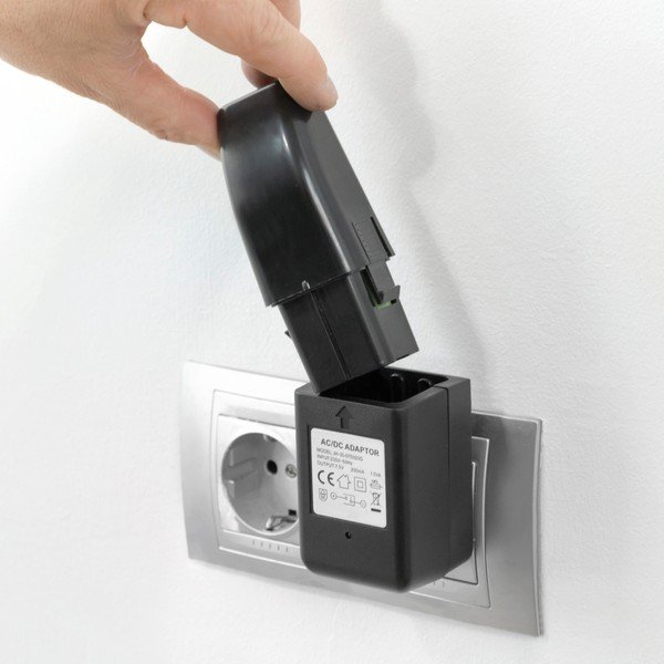 Elektrická bezdrôtová metla na podlahu InnovaGoods-image-1