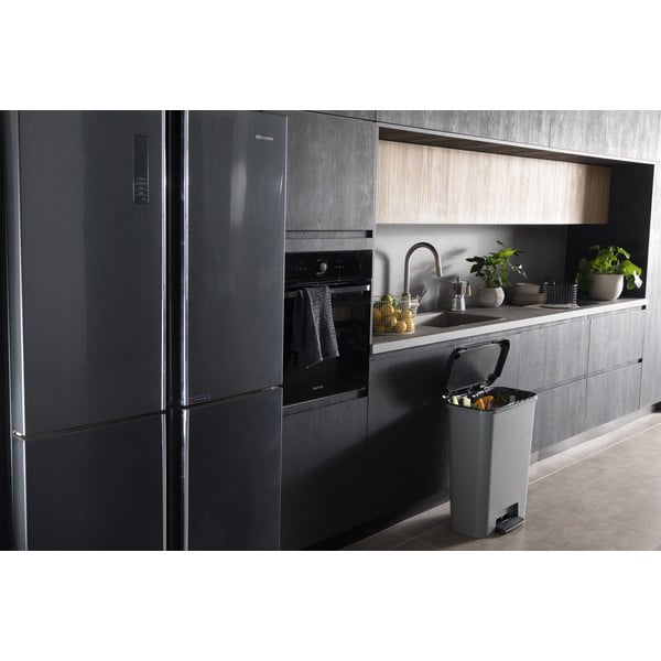 Pedálový plastový odpadkový kôš 50 l Compatta - Curver-image-1