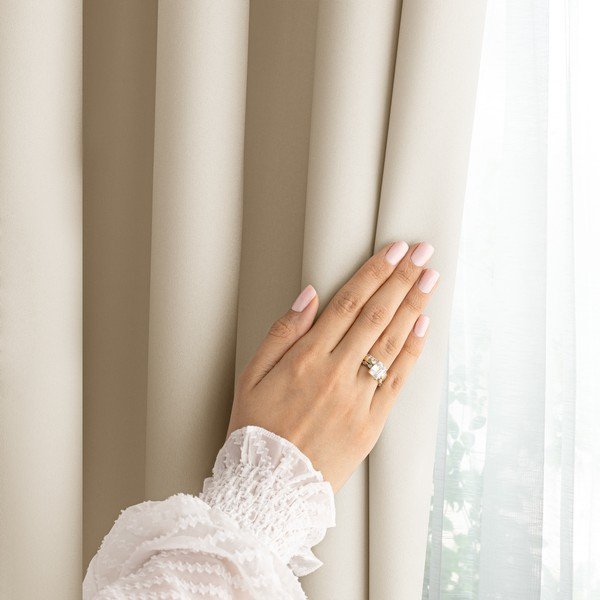 Krémový dimout záves 140x270 cm Carli – Restilo-image-2