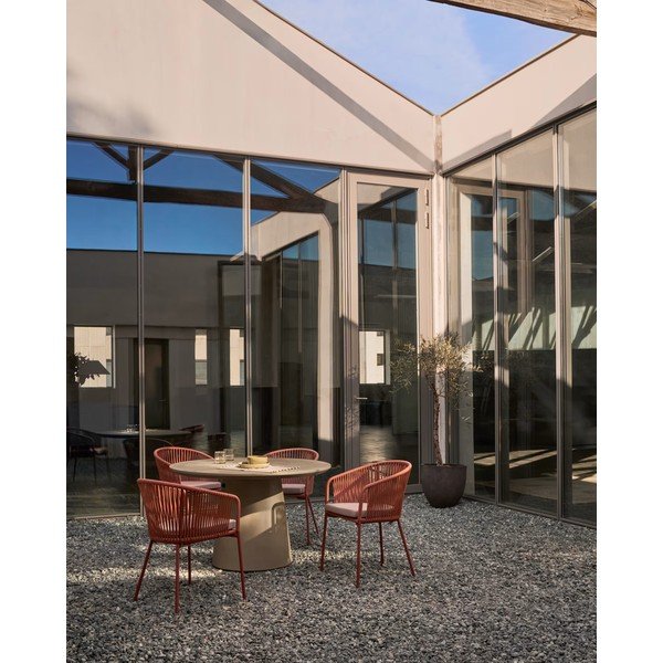 Betónový vonkajší jedálenský stôl Kave Home Itai, ⌀ 120 cm-image-3