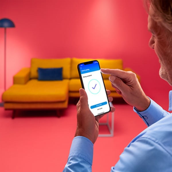 LED smart stolová lampa 9 W Squire – WiZ-image-3