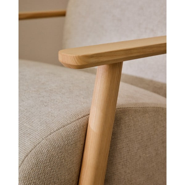 Béžové/krémové ženilkové kreslo Meghan – Kave Home-image-1