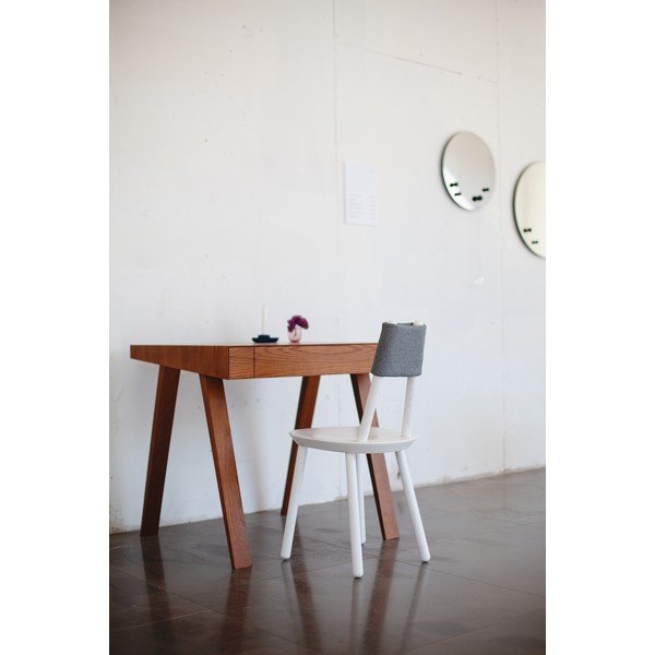 Hnedý stôl s nohami z jaseňového dreva EMKO 4.9, 80 x 70 cm-image-1