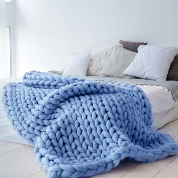 Modrá ručne tkaná deka z merino vlny Concepttual Chunky, 125 x 130 cm
