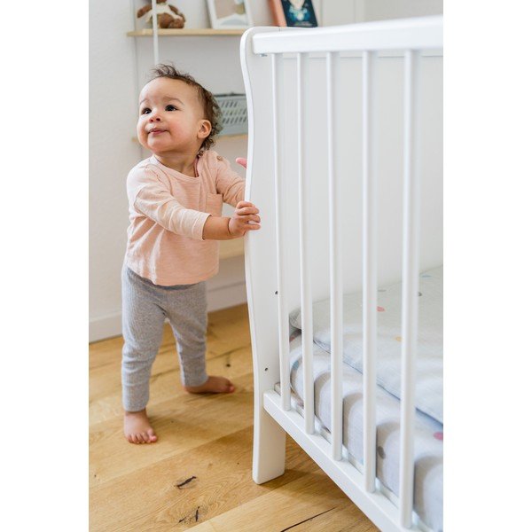 Sivé mušelínové detské prestieradlo Kindsgut Dots, 60 x 120 cm-image-1