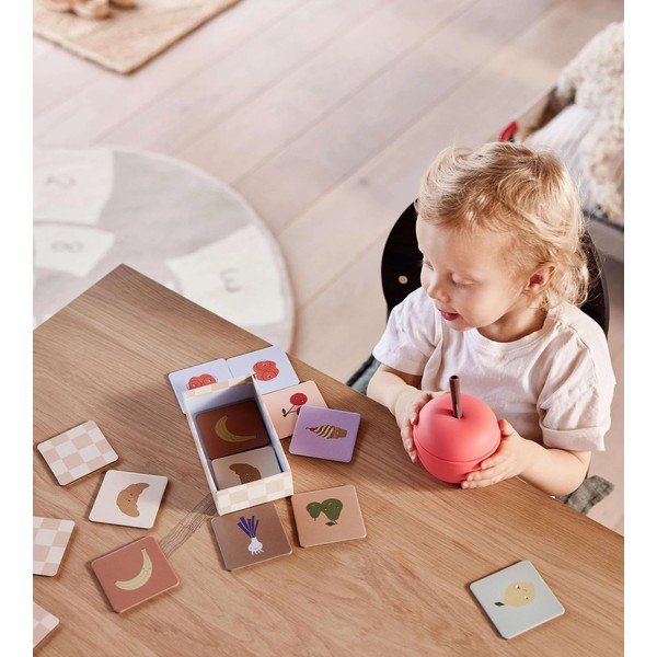 Červený silikónový detský hrnček Apple – OYOY Mini-image-4