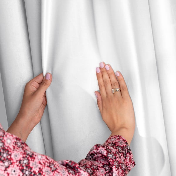 Biely zamatový dimout záves 140x245 cm Pleat – Restilo-image-1