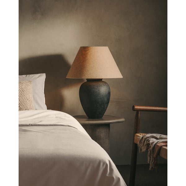 Čierno-béžová stolová lampa s textilným tienidlom (výška 60 cm) Mercadal – Kave Home-image-1