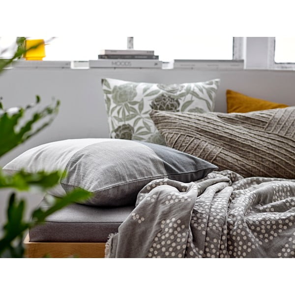 Zelený bavlnený vankúš Södahl Rose, 45 x 45 cm-image-1