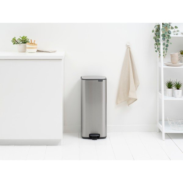 Pedálový oceľový odpadkový kôš v matne striebornej farbe 30 l Bo – Brabantia-image-1