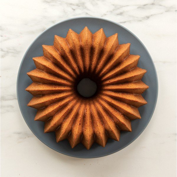 Forma na bábovku v zlatej farbe Nordic Ware Brilliance, 2,4 l-image-1