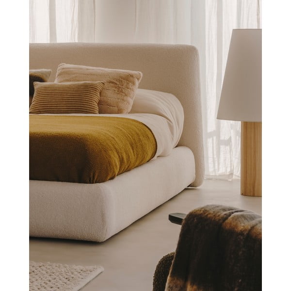 Béžová čalúnená dvojlôžková posteľ 180x200 cm Martina – Kave Home-image-1