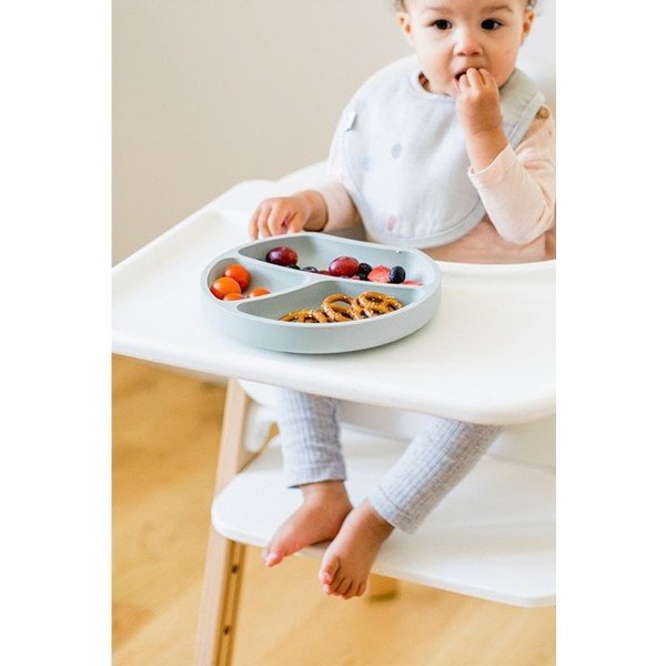 Svetlomodrý silikónový detský tanier 19x20,5 cm – Kindsgut-image-1