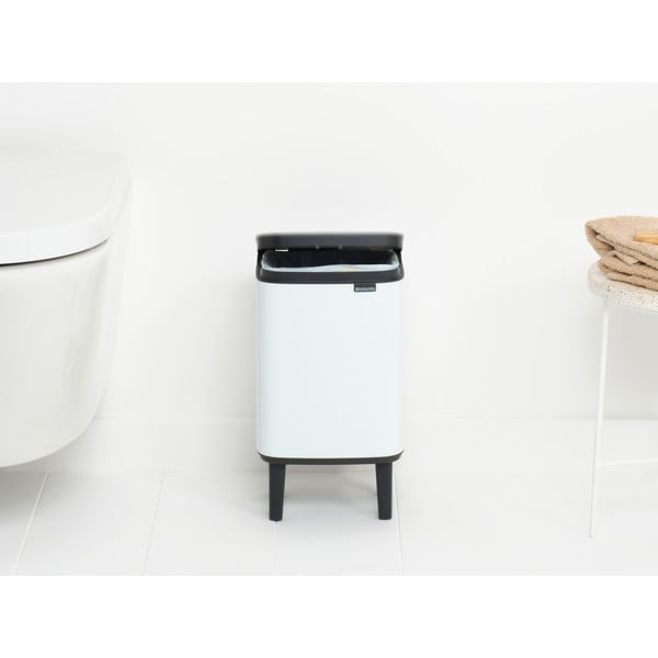 Biely oceľový odpadkový kôš 4 l Bo Hi – Brabantia-image-1