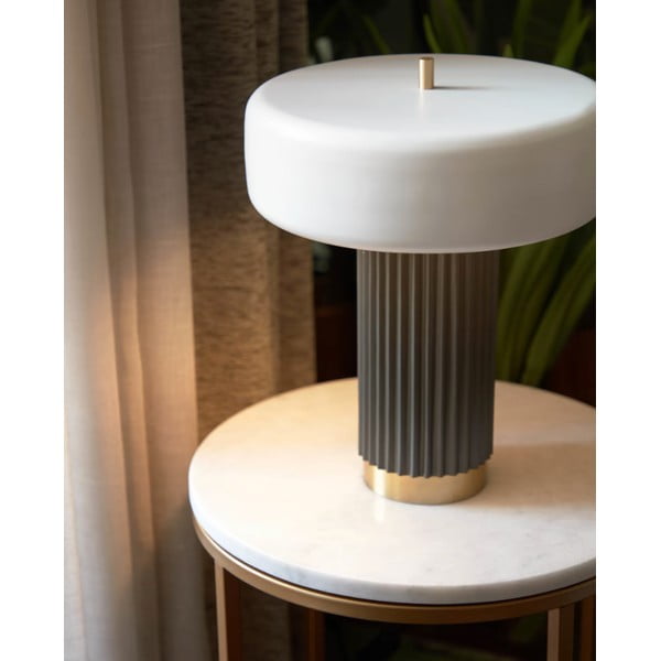 Bielo-zelená stolová lampa s kovovým tienidlom (výška 37,5 cm) Serenella - Kave Home-image-1