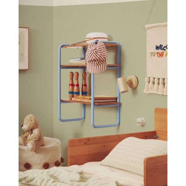 Svetlomodrá/v prírodnej farbe závesná detská knižnica v dekore jaseňa 60x70x28 cm Tinn – Kave Home-image-1