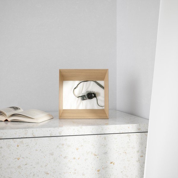 Drevený stojací rámček v prírodnej farbe 20x20 cm Lookout – Umbra-image-4