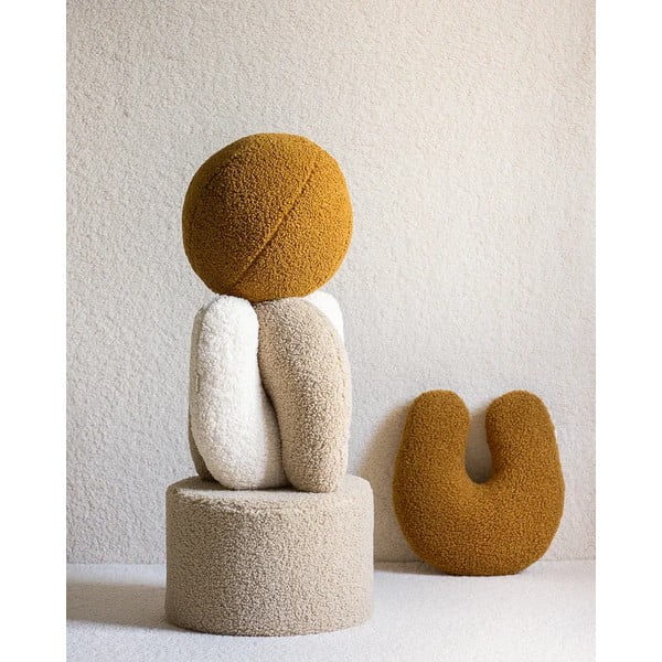 Hnedý detský pohovkový vankúš z textílie buklé Ball – Wigiwama-image-4