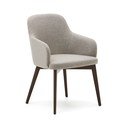 Béžové čalúnené jedálenské kreslo s podrúčkami Nelida – Kave Home