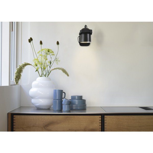 Čierne kovové nástenné svietidlo s ohýbateľnou konštrukciou do zásuvky Nesvik – Villa Collection-image-2