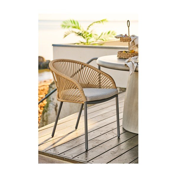 Béžová kovová/polstrovaná záhradná stolička Novella – House Nordic-image-1