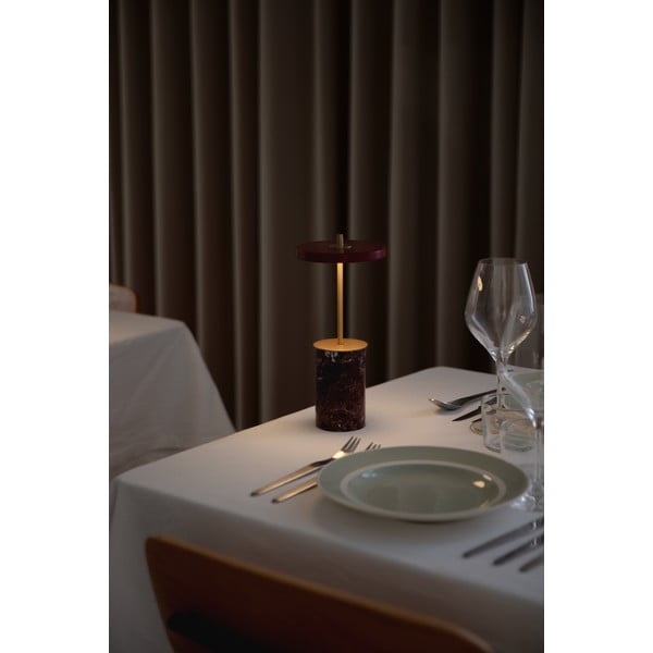 Červená mramorová LED stolová lampa so stmievačom s kovovým tienidlom (výška  25,5 cm) Asteria Move Mini – UMAGE-image-4