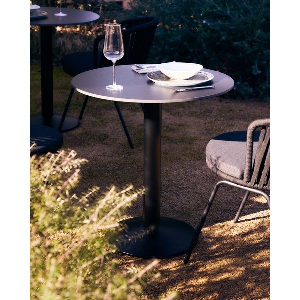 Kovový okrúhly záhradný jedálenský stôl 68x68 cm Esilda – Kave Home-image-1