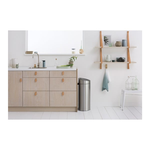 Dotykový oceľový odpadkový kôš v matne striebornej farbe 40 l Touch Bin – Brabantia-image-4