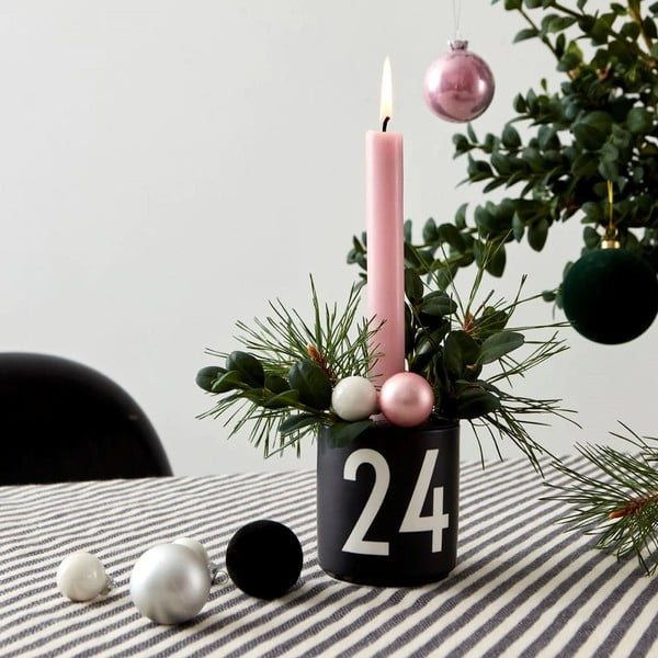 Čierny porcelánový svietnik Design Letters-image-3