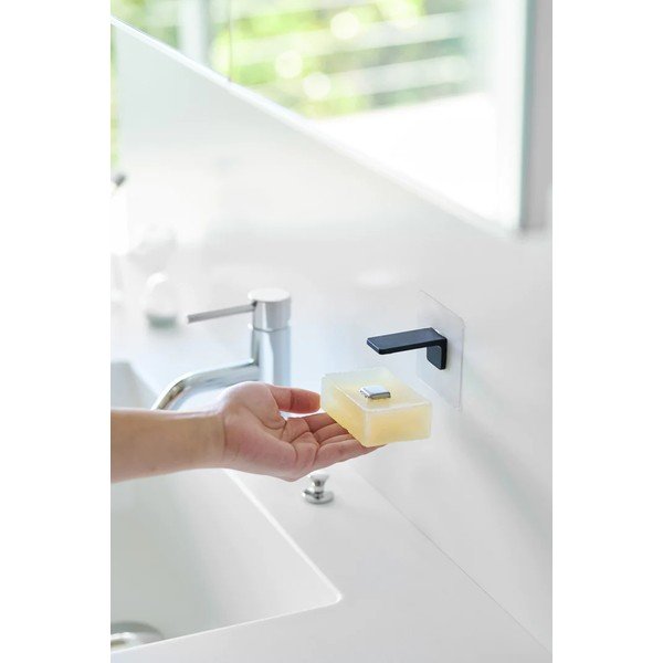 Čierny samodržiaci plastový magnetický držiak mydla Film Hook – YAMAZAKI-image-1