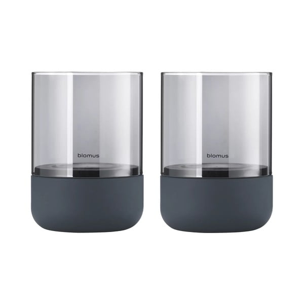 Súprava 2 sivých sklenených svietnikov s betónovým podstavcom Blomus Calma