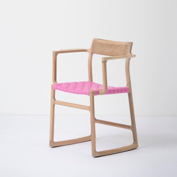 Jedálenská stolička z masívneho dubového dreva s opierkami a ružovým sedadlom Gazzda Fawn