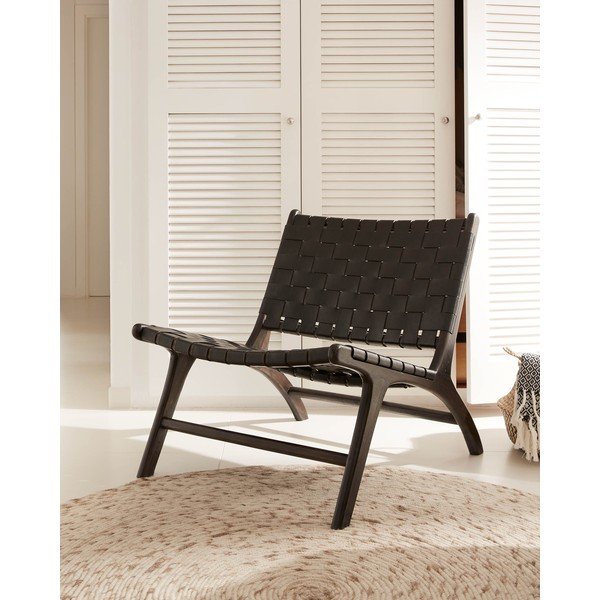 Čierne kreslo s výpletom Calixta - Kave Home-image-1