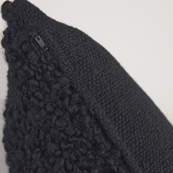 Obliečka na vankúš 45x45 cm Corel – Kave Home-image-1