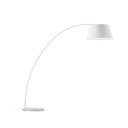 Biela stojacia lampa Kave Home Chop