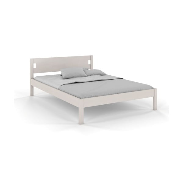 Biela posteľ z borovicového dreva 120x200 cm Laxbaken – Skandica