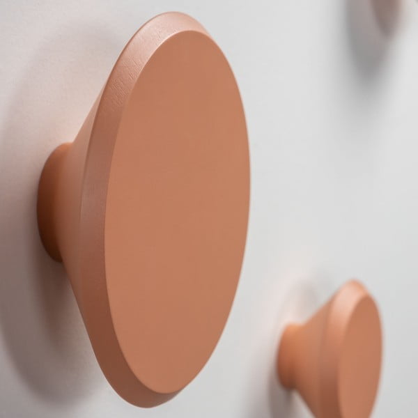 Súprava 3 oranžových nástenných vešiakov Kave Home Nadua-image-2