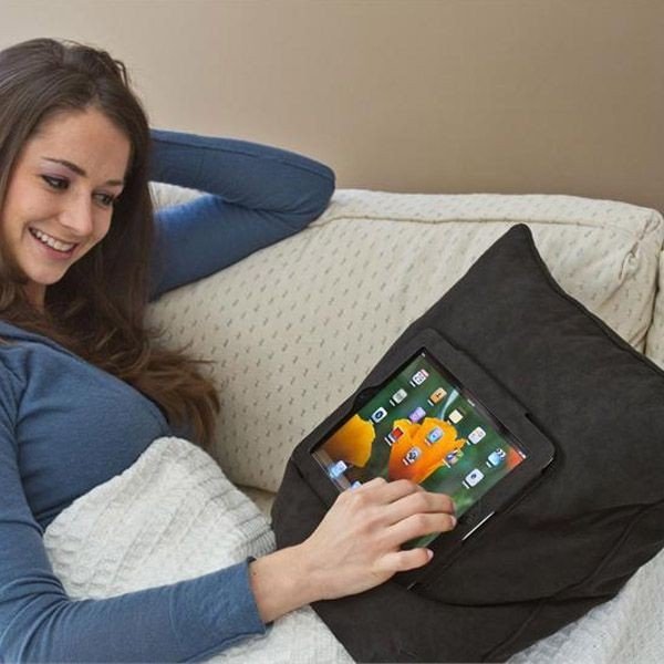 Hnedý vankúš s držiakom na iPad InnovaGoods-image-1