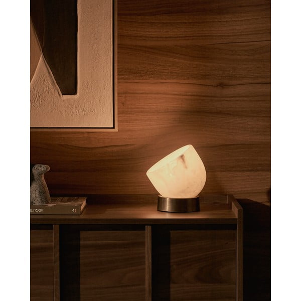 Krémová/v mosadznej farbe stolová lampa (výška 17 cm) Shenli – Kave Home-image-1