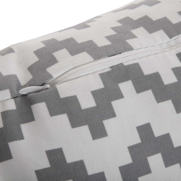 Vankúš z bavlny Versa Chevron, 45 × 45 cm-image-1