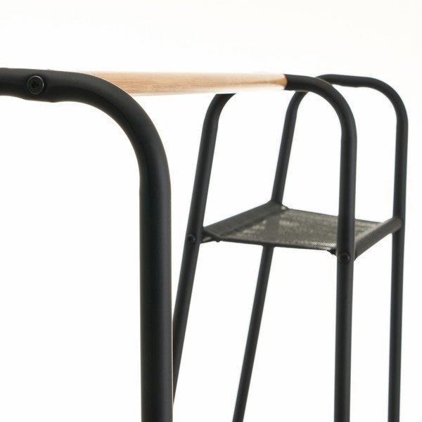 Čierny kovový stojan na oblečenie - Casa Selección-image-1